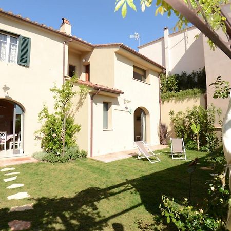 Vila Al Colle Di Lari Exteriér fotografie