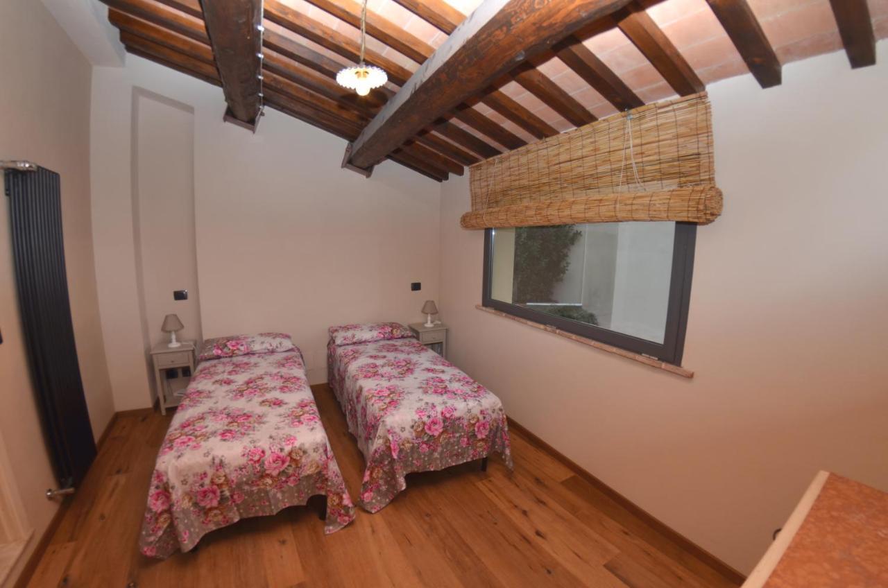 Vila Al Colle Di Lari Exteriér fotografie
