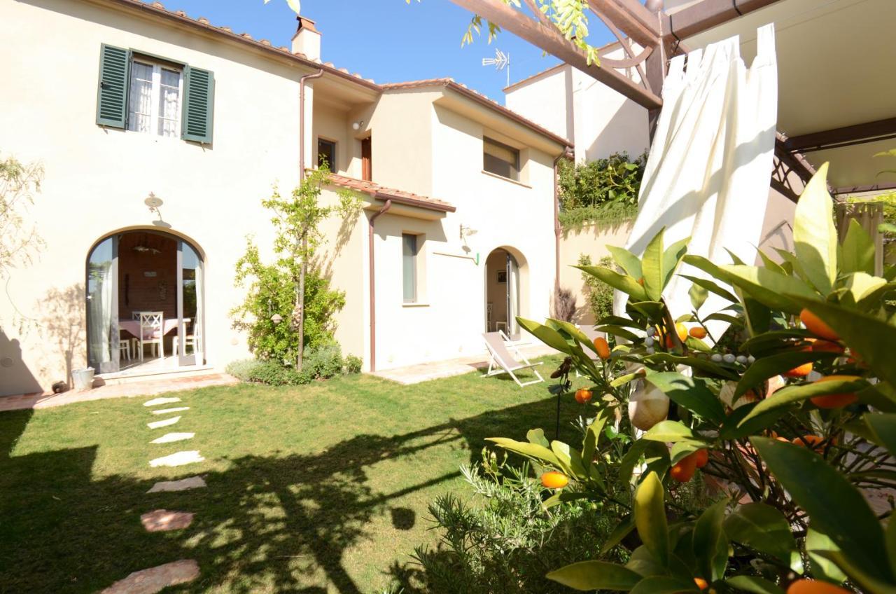 Vila Al Colle Di Lari Exteriér fotografie