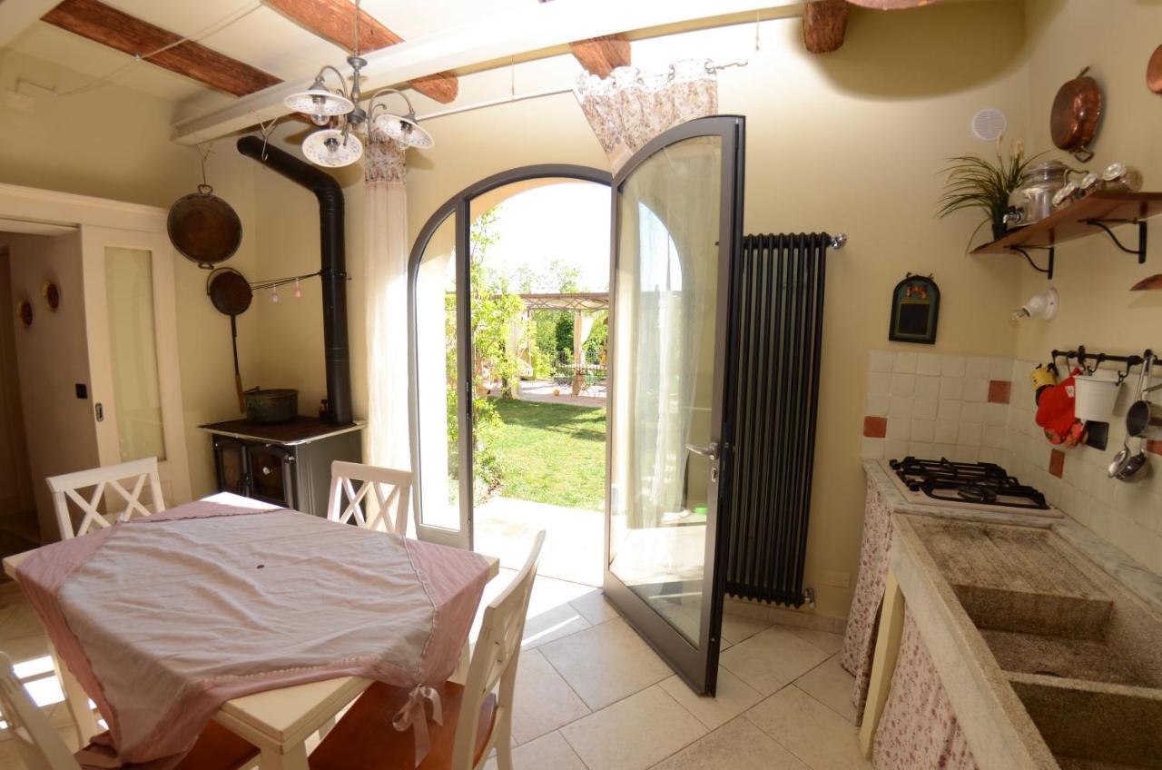 Vila Al Colle Di Lari Exteriér fotografie
