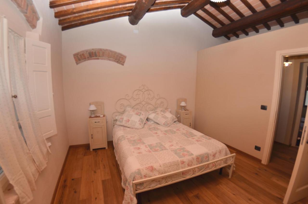 Vila Al Colle Di Lari Exteriér fotografie